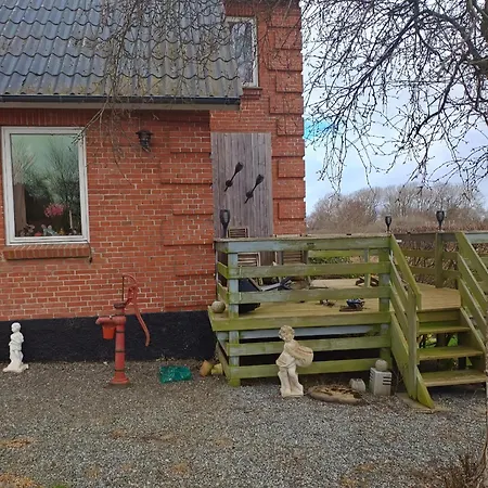 A Charming Child-friendly Householiday Feriehus *